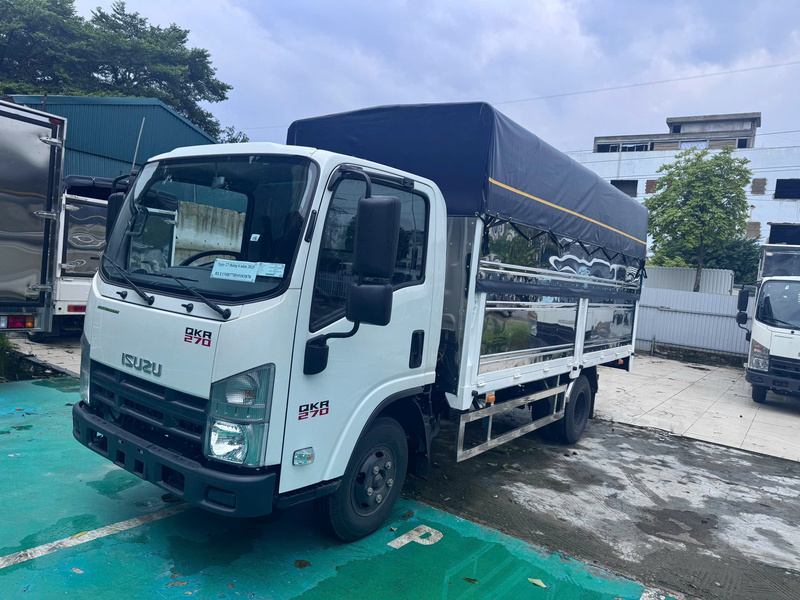 isuzu-qkr270-thung-mui-bat-euro5-3